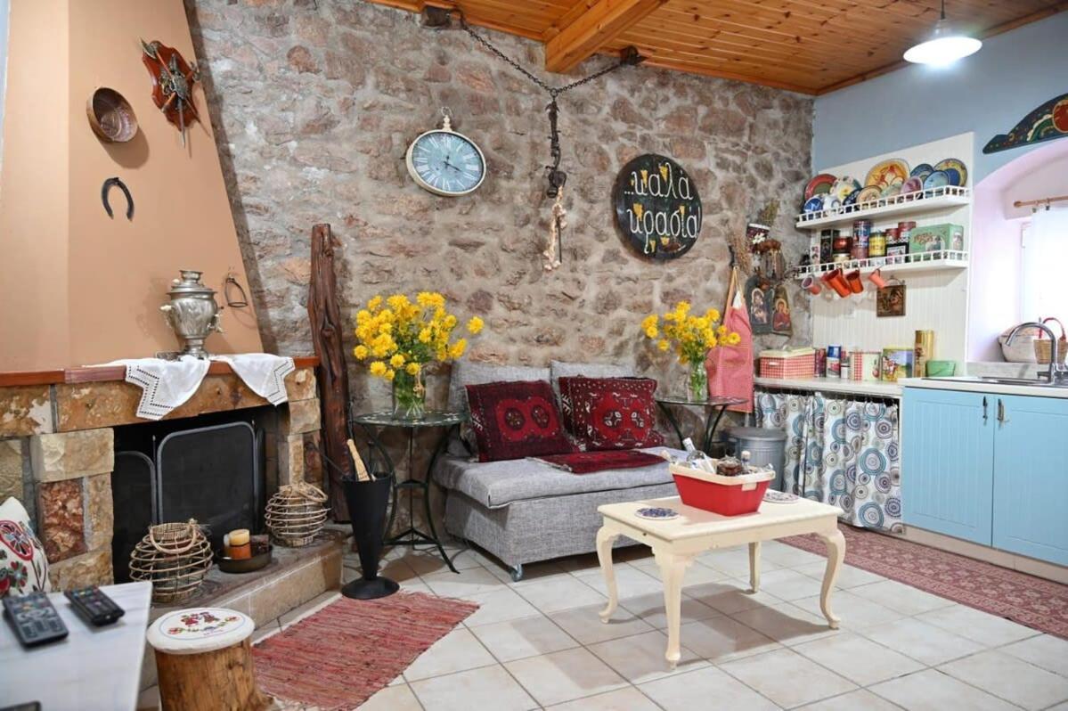 Kalavrita Winter Retreat - Homely Spacious Chalet Áno Vlasía Εξωτερικό φωτογραφία