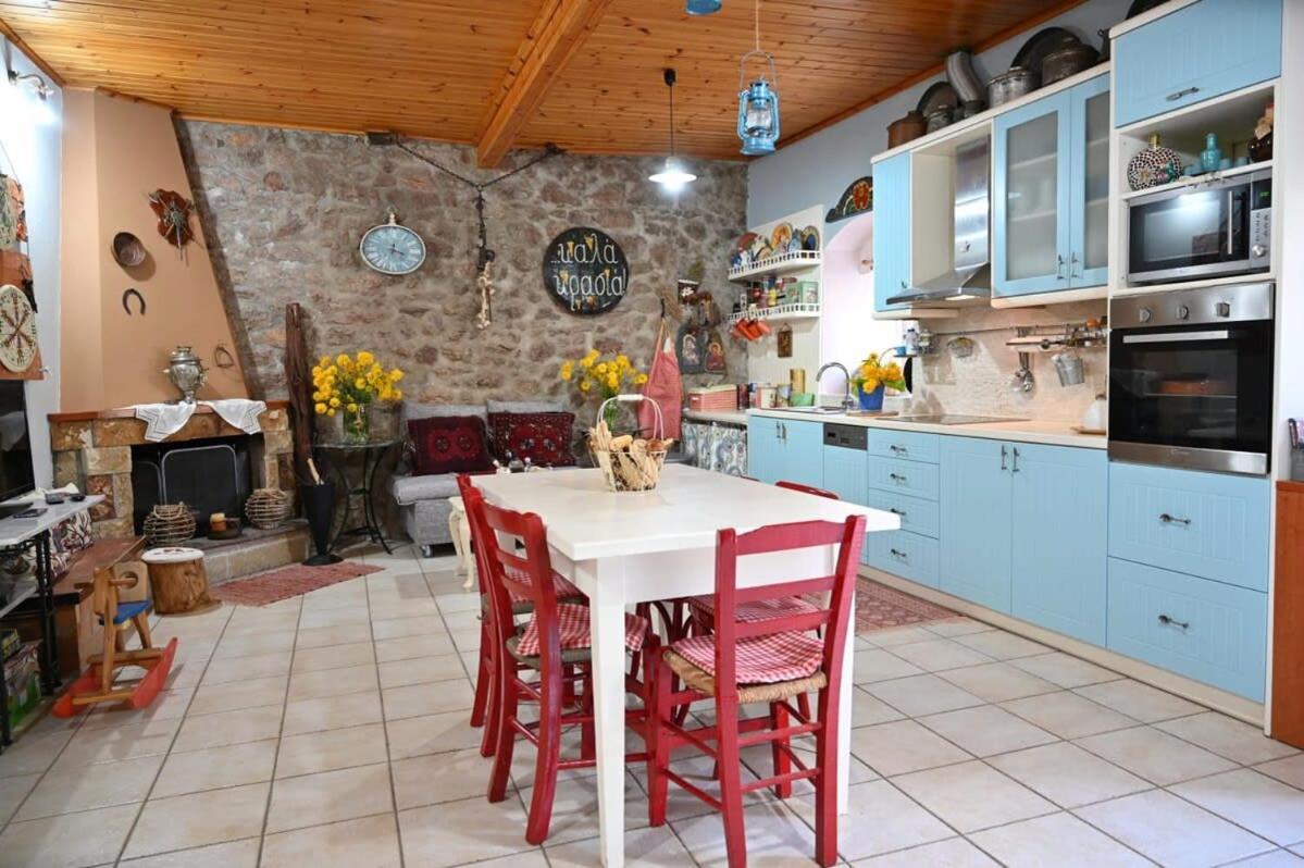 Kalavrita Winter Retreat - Homely Spacious Chalet Áno Vlasía Εξωτερικό φωτογραφία