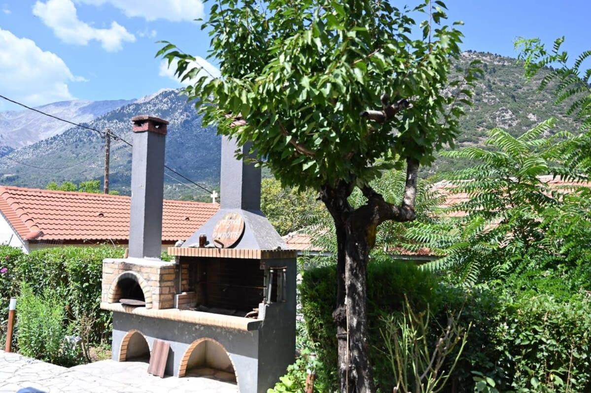 Kalavrita Winter Retreat - Homely Spacious Chalet Áno Vlasía Εξωτερικό φωτογραφία