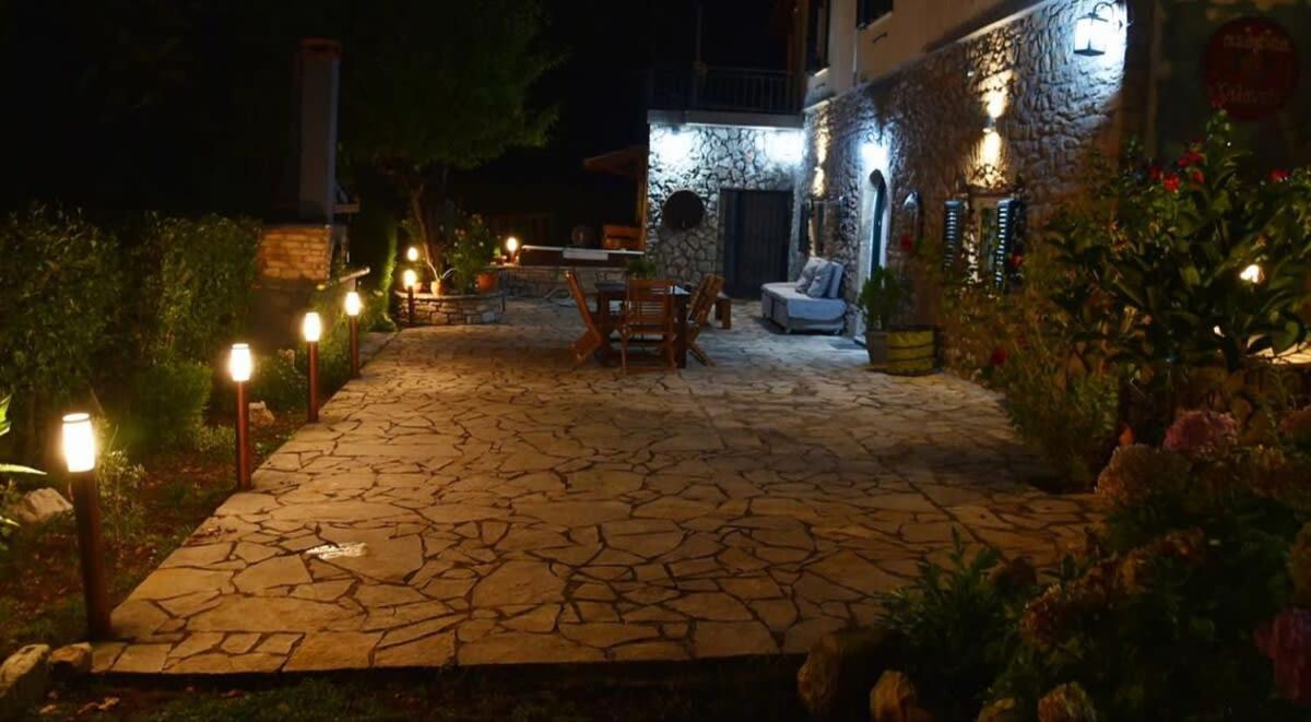 Kalavrita Winter Retreat - Homely Spacious Chalet Áno Vlasía Εξωτερικό φωτογραφία
